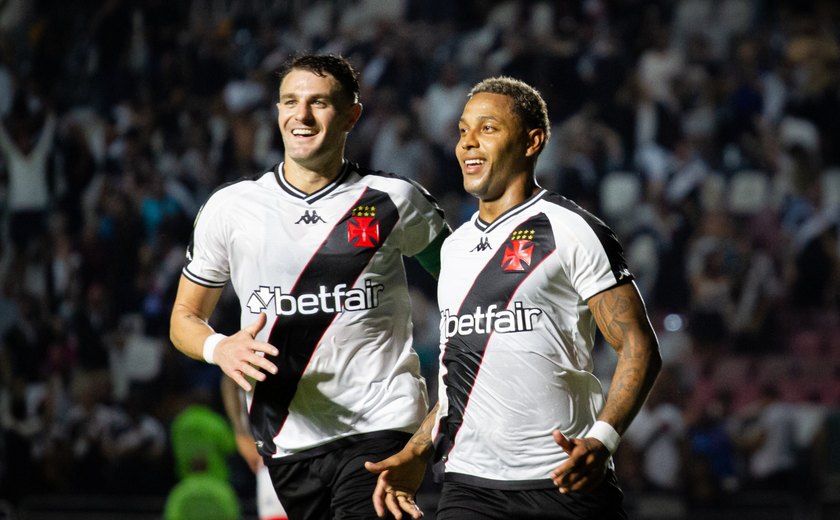 São Paulo sofre apagão, é goleado pelo Vasco e ouve 'olé' em São Januário