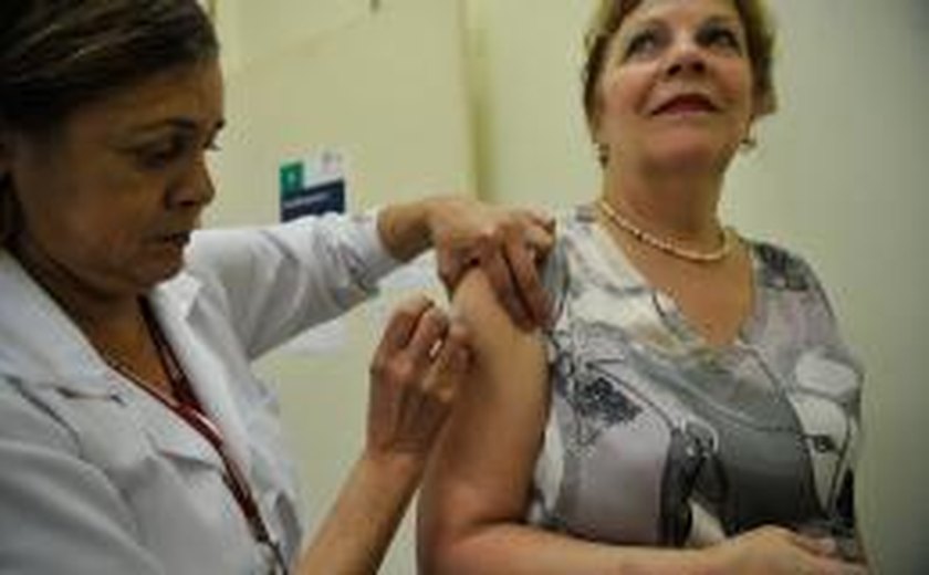 Vacinação contra a gripe é prorrogada em pelo menos seis estados e no DF