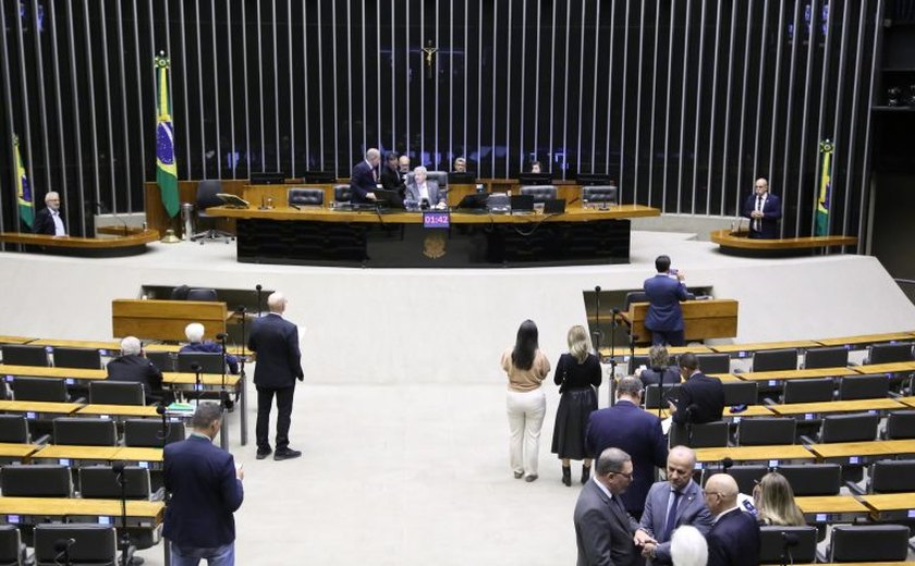 Comissão aprova controle do Legislativo sobre bloqueio de redes sociais de parlamentares