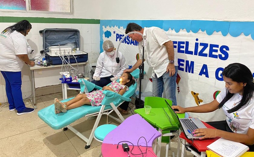 Saúde de Branquinha leva consultório odontológico para dentro da escolas