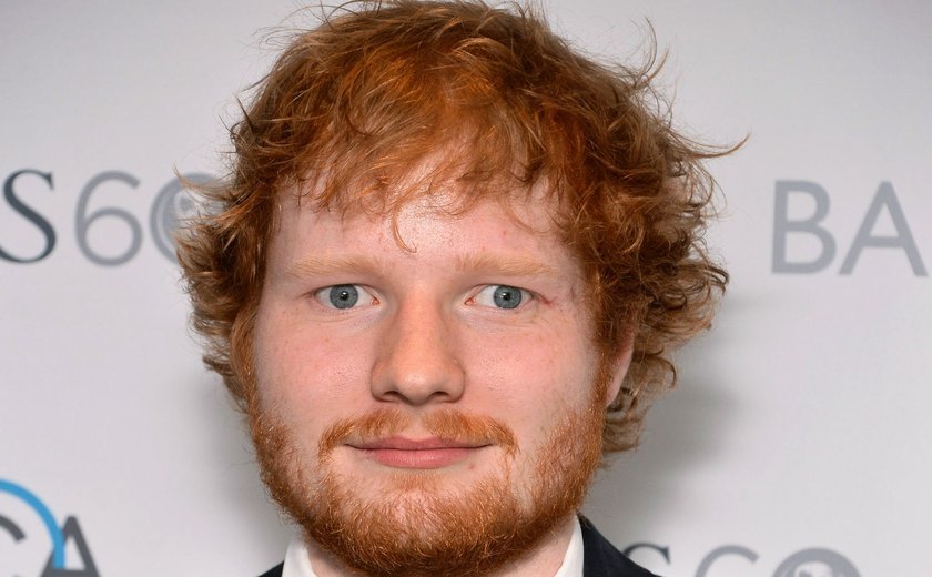 Ed Sheeran dá pistas de que se casou com a namorada Cherry Seaborn