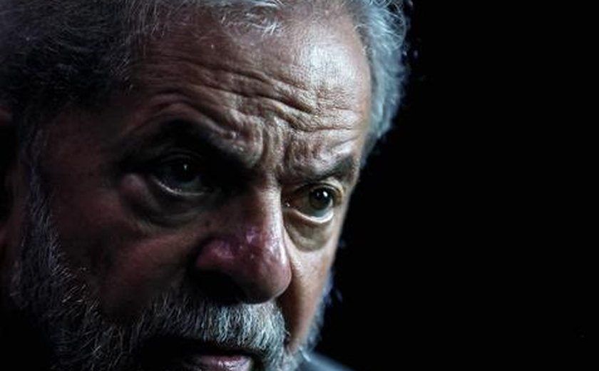 &#8216;É o companheiro Gilmar&#8217;, gritam apoiadores de Lula no Sindicato dos Metalúrgicos