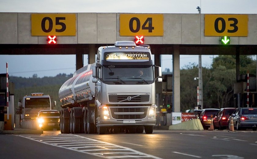 Tarifas de pedágio vão subir nas rodovias concedidas de SP; veja novos valores