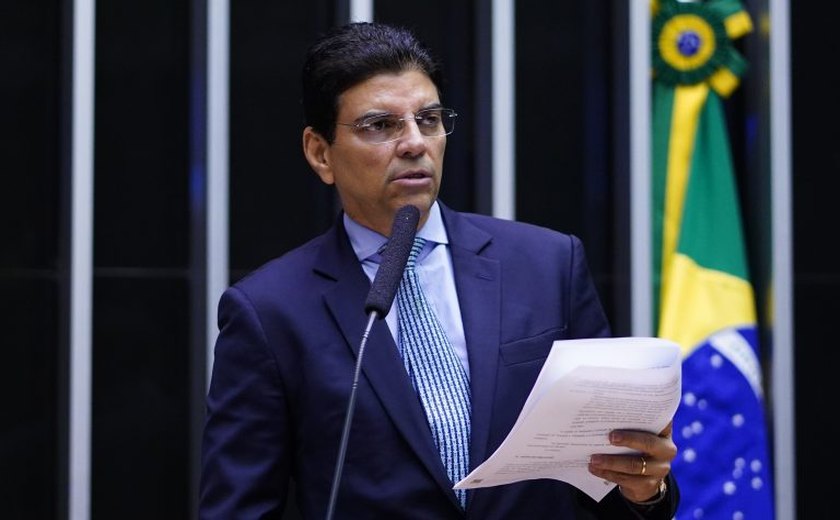 Tributária: Vamos ter até amanhã para receber sugestões dos líderes, diz Cajado