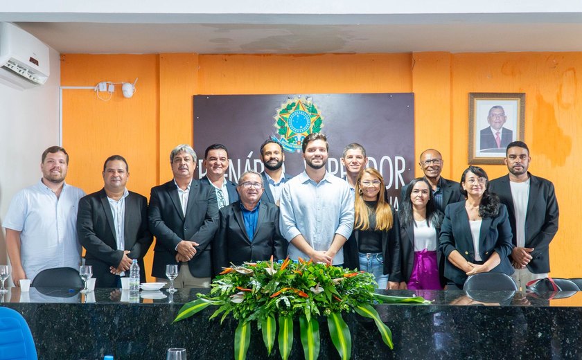Prefeito Lucas Santos participa de abertura do ano legislativo e apresenta balanço de sua gestão