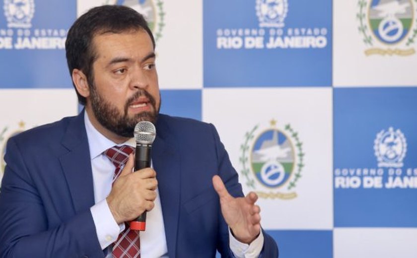 Castro escala delegado delatado por Cabral para substituir secretário preso