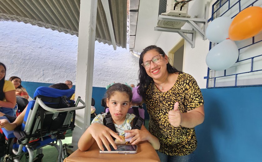 Saúde fortalece Rede de Atenção à Pessoa com Deficiência com entrega de cadeiras de roda