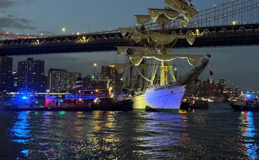 Oficiais federais dos EUA investigam navio mexicano que colidiu com Ponte do Brooklyn em NY