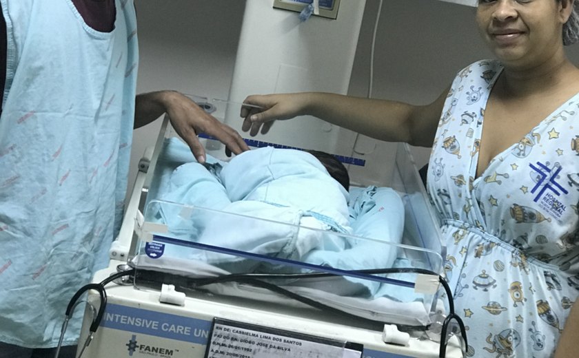 Equipe de médicos do Hospital Regional faz cirurgia inédita em bebê recém-nascido