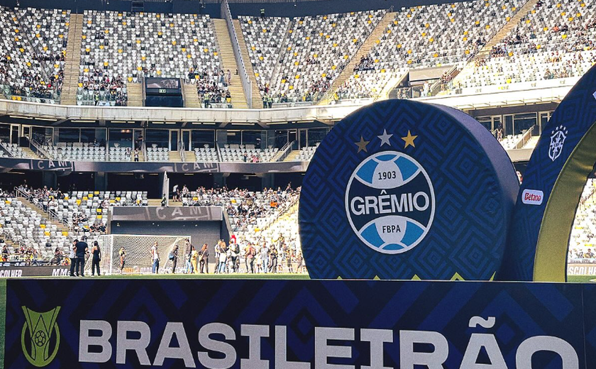 Grêmio encerra série negativa, bate o Atlético-MG de virada e ameniza pressão sob Mano Menezes