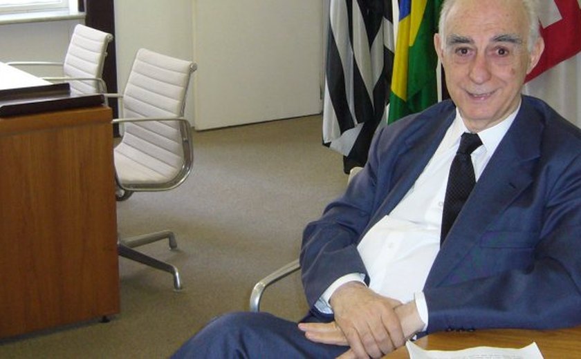 Ex-governador de São Paulo diz que &#8220;há base legal para impeachment de Barbosa&#8221;
