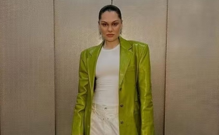 Após mastectomia, Jessie J diz que câncer não se espalhou