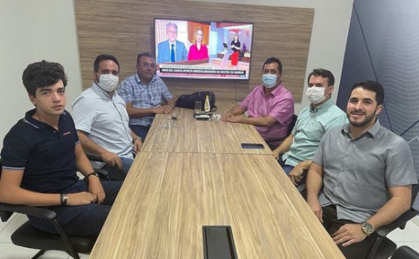 Prefeito Theobaldo Cintra debate projetos para Major com o deputado federal Severino Pessoa