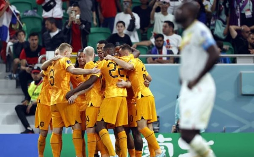 Holanda vence Senegal com dois gols no segundo tempo
