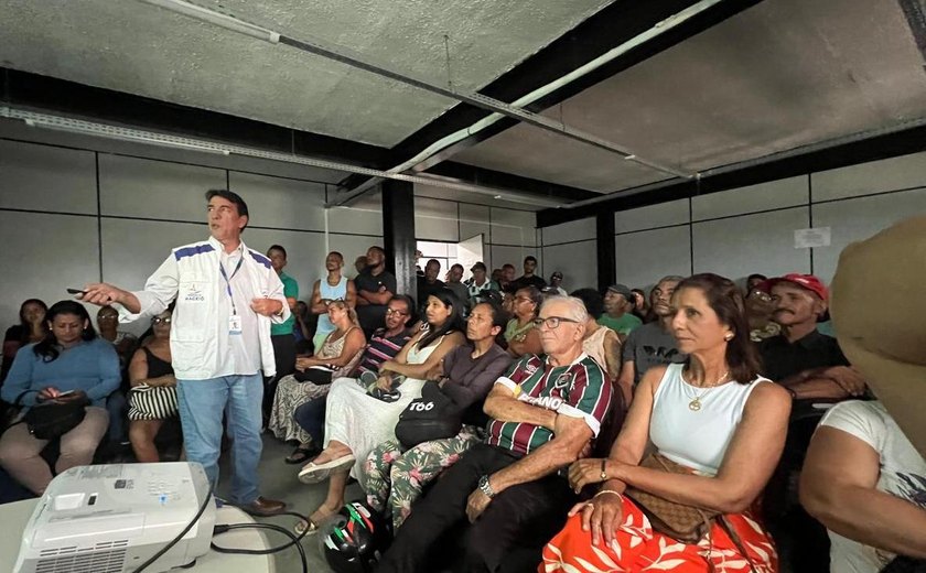 Visa Maceió promove capacitação para ambulantes da orla marítima