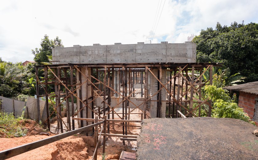 Construção de nova ponte entre Santa Lúcia e Antares avança com 65% da obra concluída