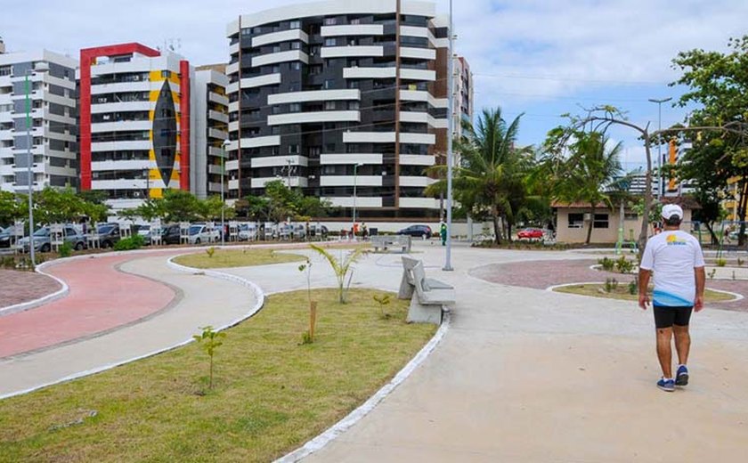 Prefeitura de Maceió recupera espaços de convivência