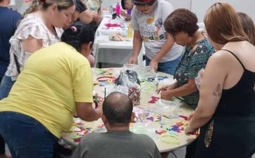 Oficina de tiaras e adereços de Carnaval movimenta Caps na Jatiúca