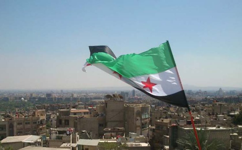 Rússia destrói posto de comando do Estado Islâmico na Síria
