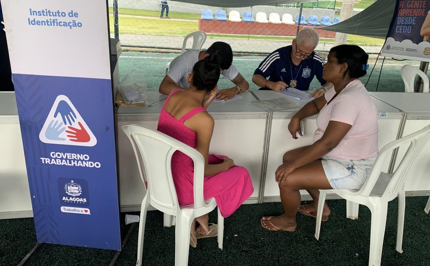 Dia D do Alagoas Sem Fome: Instituto de Identificação emite carteiras de identidade para população dos Flexais