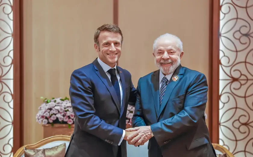 Lula e Macron conversam sobre fim da checagem de fatos da Meta e defendem soberania dos países