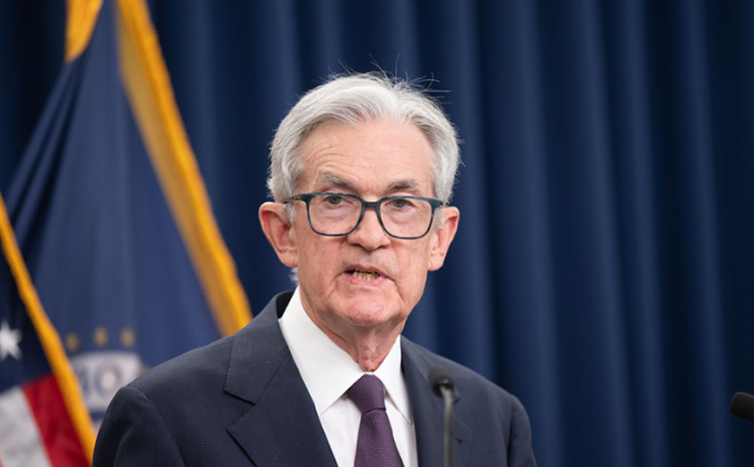 Powell: Fed está posicionado para 'esperar e ver' trajetória da economia antes de ajustar juros