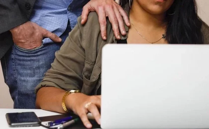 Uma em cada cinco pessoas já sofreu violência e assédio no trabalho