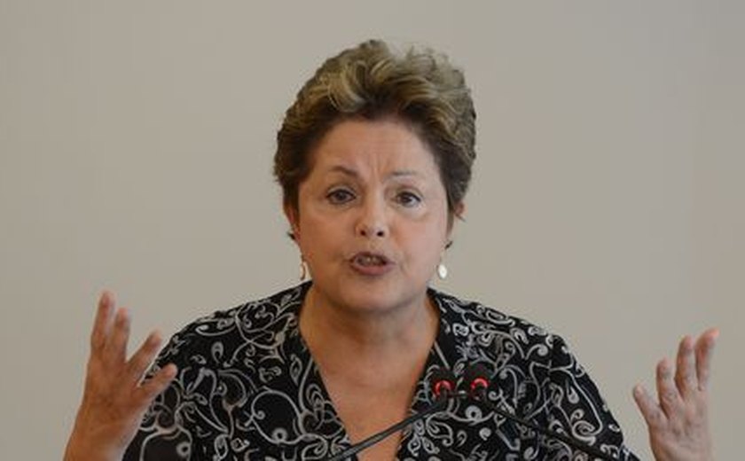 Dilma volta a se reunir com ministros para discutir cenário político