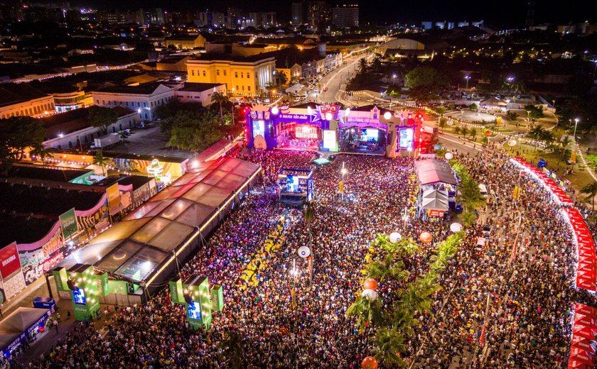 JHC e Rodrigo Cunha abrem São João e destacam fortalecimento do turismo e cultura em Maceió