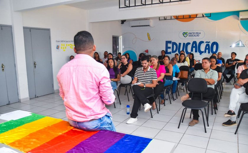Secretaria Municipal de Assistência Social, do Trabalho e da Mulher promove encontro LGBTQIA+