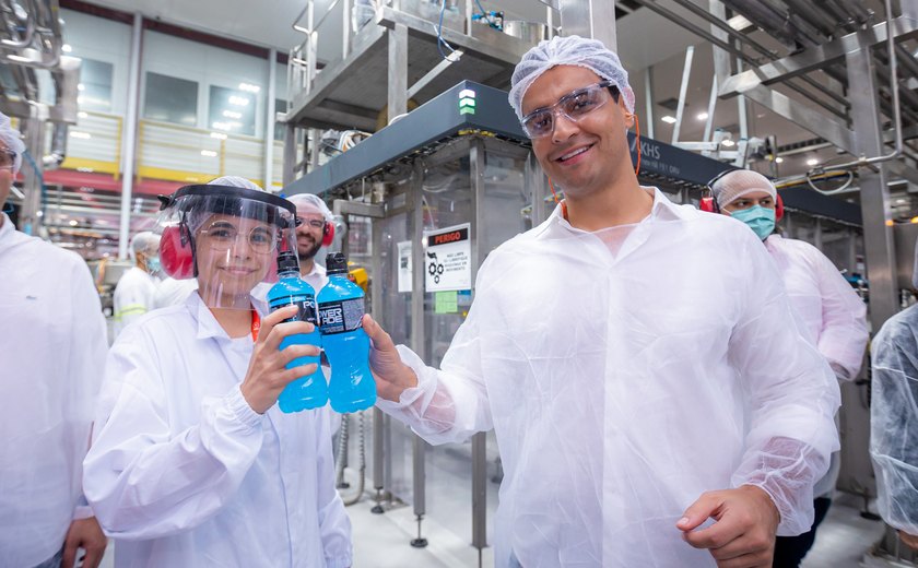Prefeito JHC visita fábrica da Coca-cola e reafirma compromisso com a geração de emprego