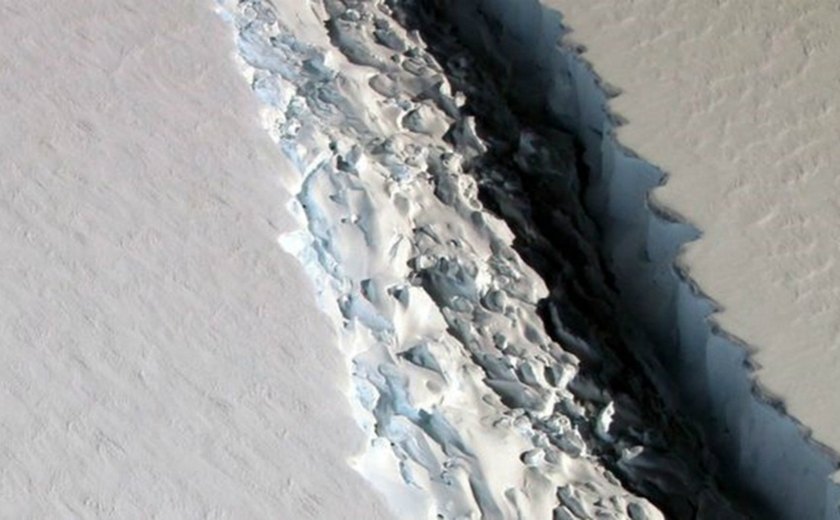 Iceberg do tamanho do Distrito Federal está prestes a se soltar da Antártica