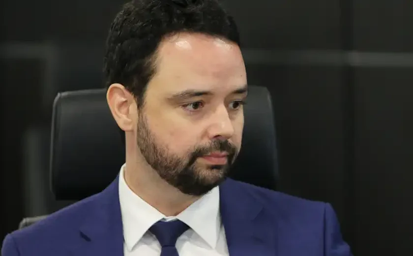 Secretário do Planejamento descarta mudança em meta fiscal e vê previsões próximas da realidade