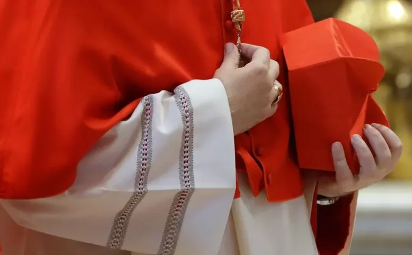 Vaticano divulga horário, língua e vestimenta de conclave