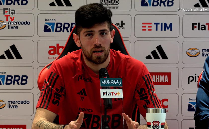 Rossi é apresentado e fala em fazer história no Flamengo: 'Espero ganhar muitos títulos'