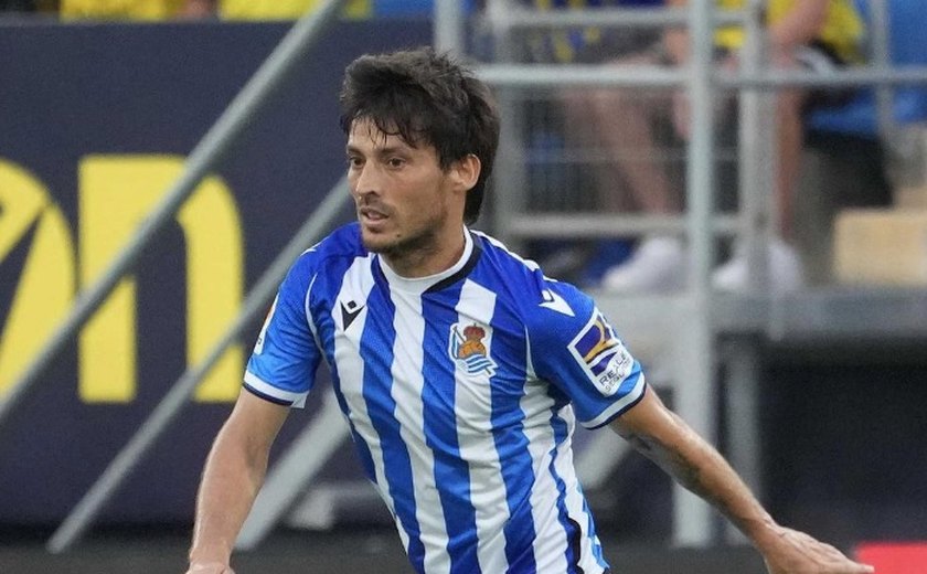 Espanhol David Silva anuncia aposentadoria após lesão no joelho: 'Muito obrigado, futebol'