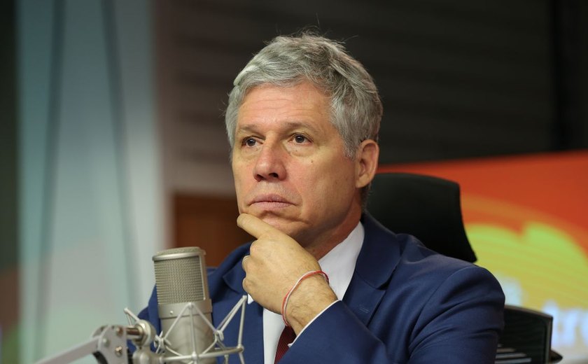 Decreto do IOF: Paulo Teixeira rebate críticas da bancada ruralista