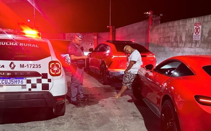 MC Ryan é parado em abordagem policial e presta depoimento sobre sua Ferrari