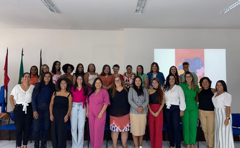 Secretária da Mulher promove formação para gestoras municipais de políticas públicas de gênero