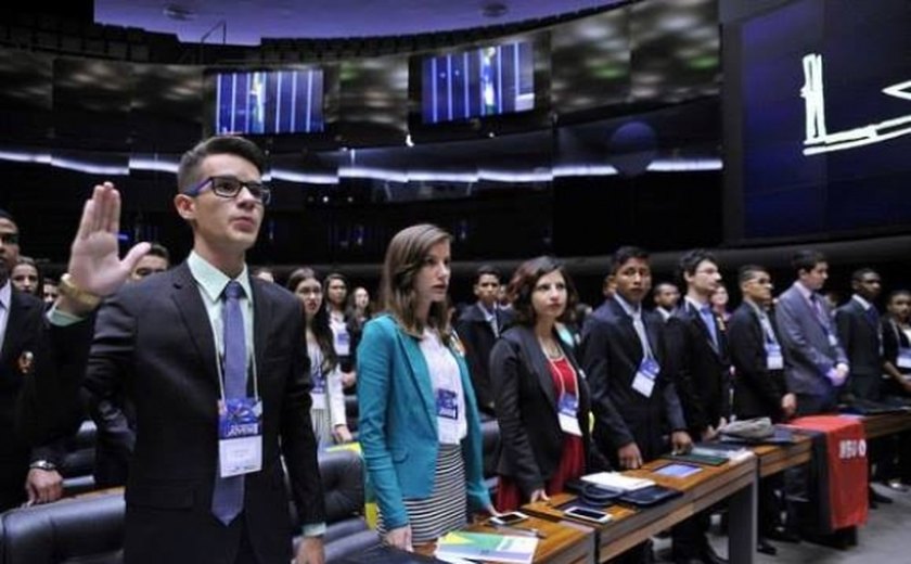 Seduc divulga pré-selecionados do Parlamento Jovem Brasileiro 2017