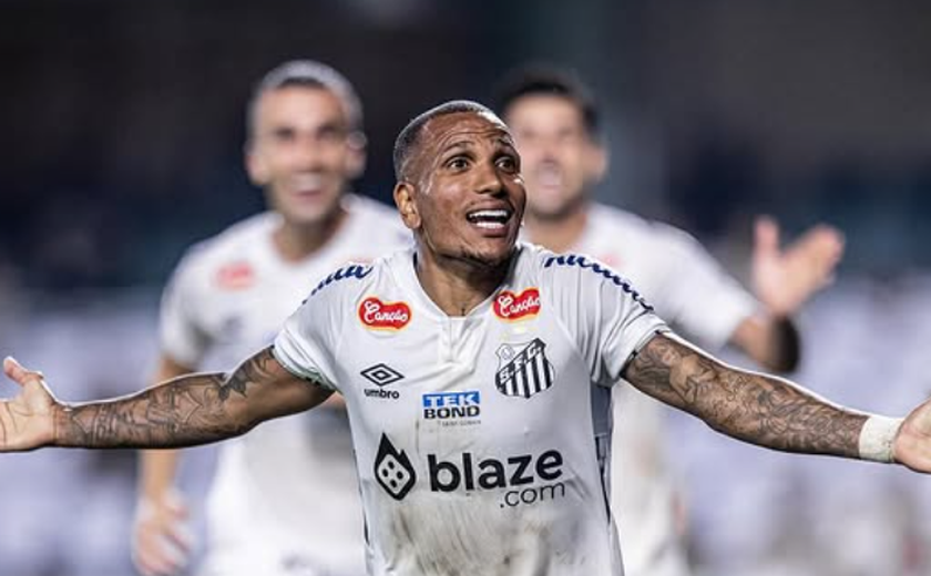 Destaque na Série B, Otero troca o Santos pelo futebol uruguaio; Luiz Felipe assina com o Goiás