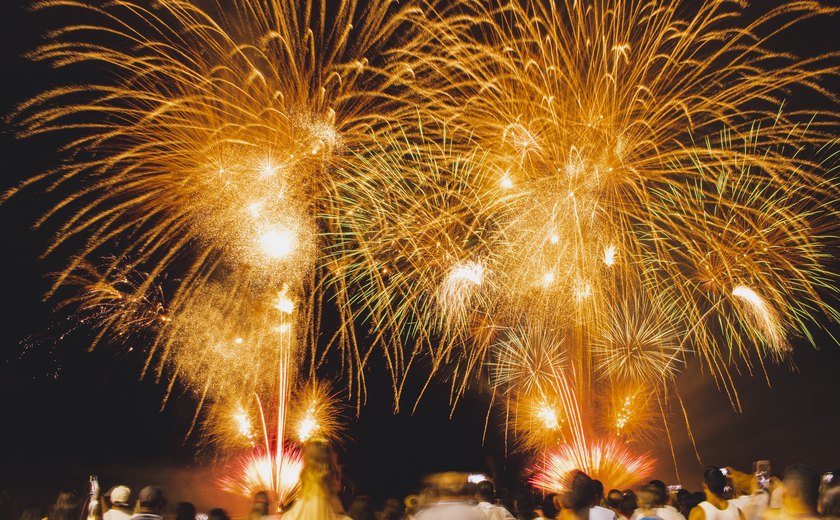 Réveillon em Maceió conta com música e queima de fogos