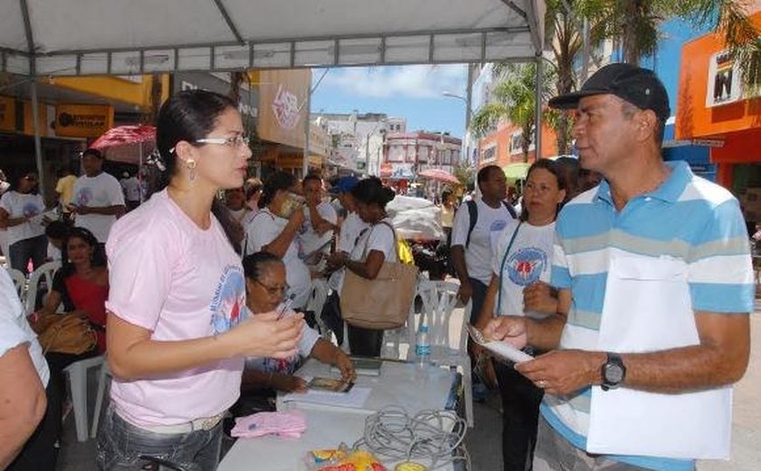 Servidores da Saúde protestam contra a Prefeitura de Arapiraca