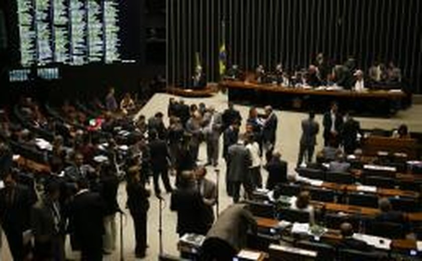 Congresso não vota créditos para Fies; Renan vai sugerir a Temer MP sobre o tema