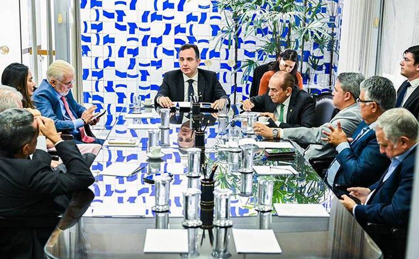 Desoneração da folha e Código Eleitoral devem ser votados no início de junho