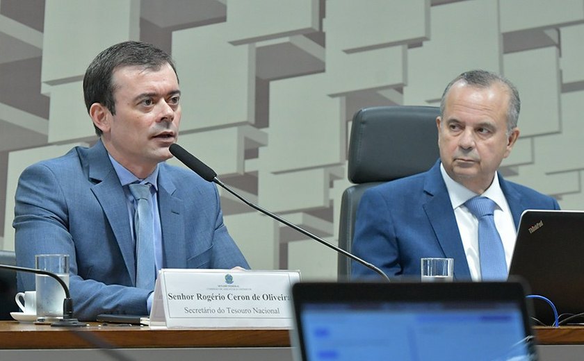 Ceron ressalta que resultado do Tesouro vem se ampliando, mas Previdência puxa para baixo