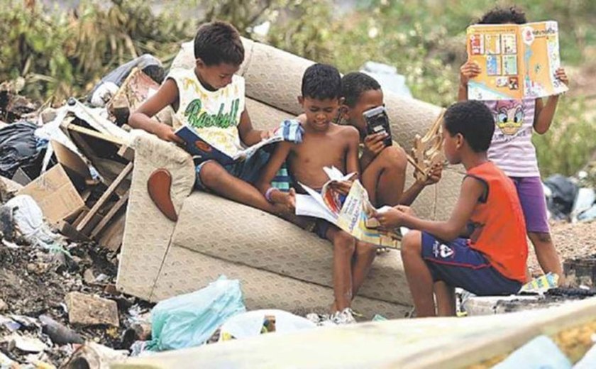 Quase metade das crianças brasileiras de até 14 anos vive na pobreza