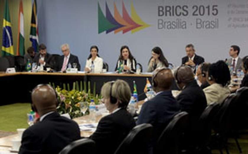 Kátia Abreu defende fortalecimento de parcerias entre os BRICS