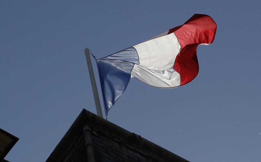 Influência e dinheiro: analista explica objetivos primários da postura nuclear de Macron