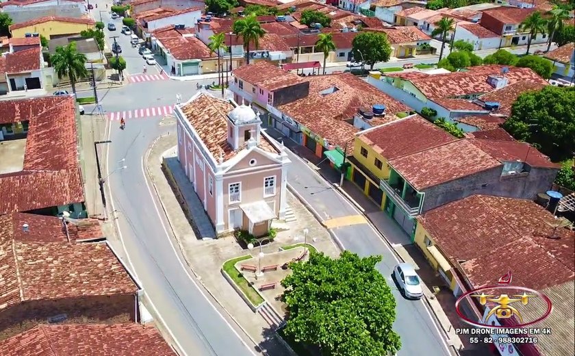 Casal finaliza serviço em estação elevatória e recupera abastecimento de Murici